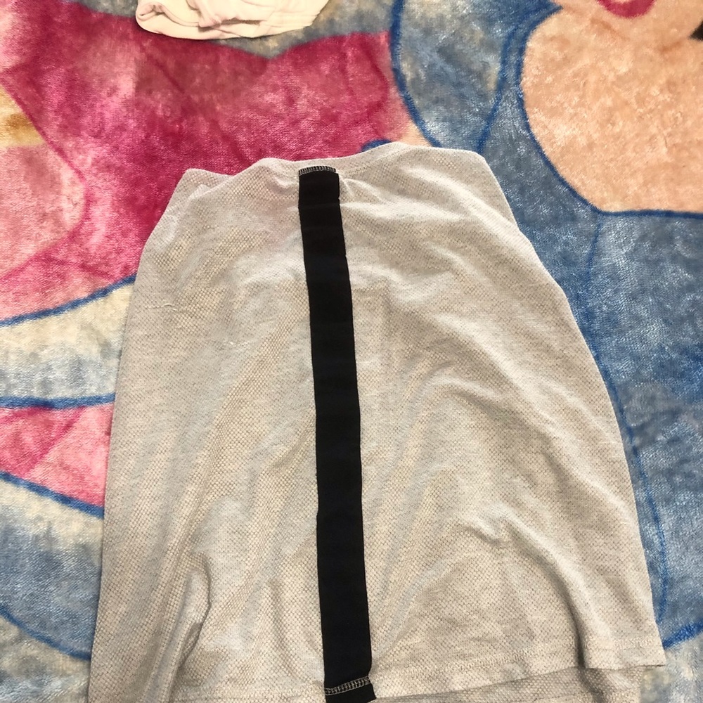 Tops - Picture 2 of 2